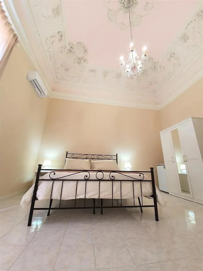 Bed and Breakfast Antica Dimora Barocca Acireale Bed & Breakfast